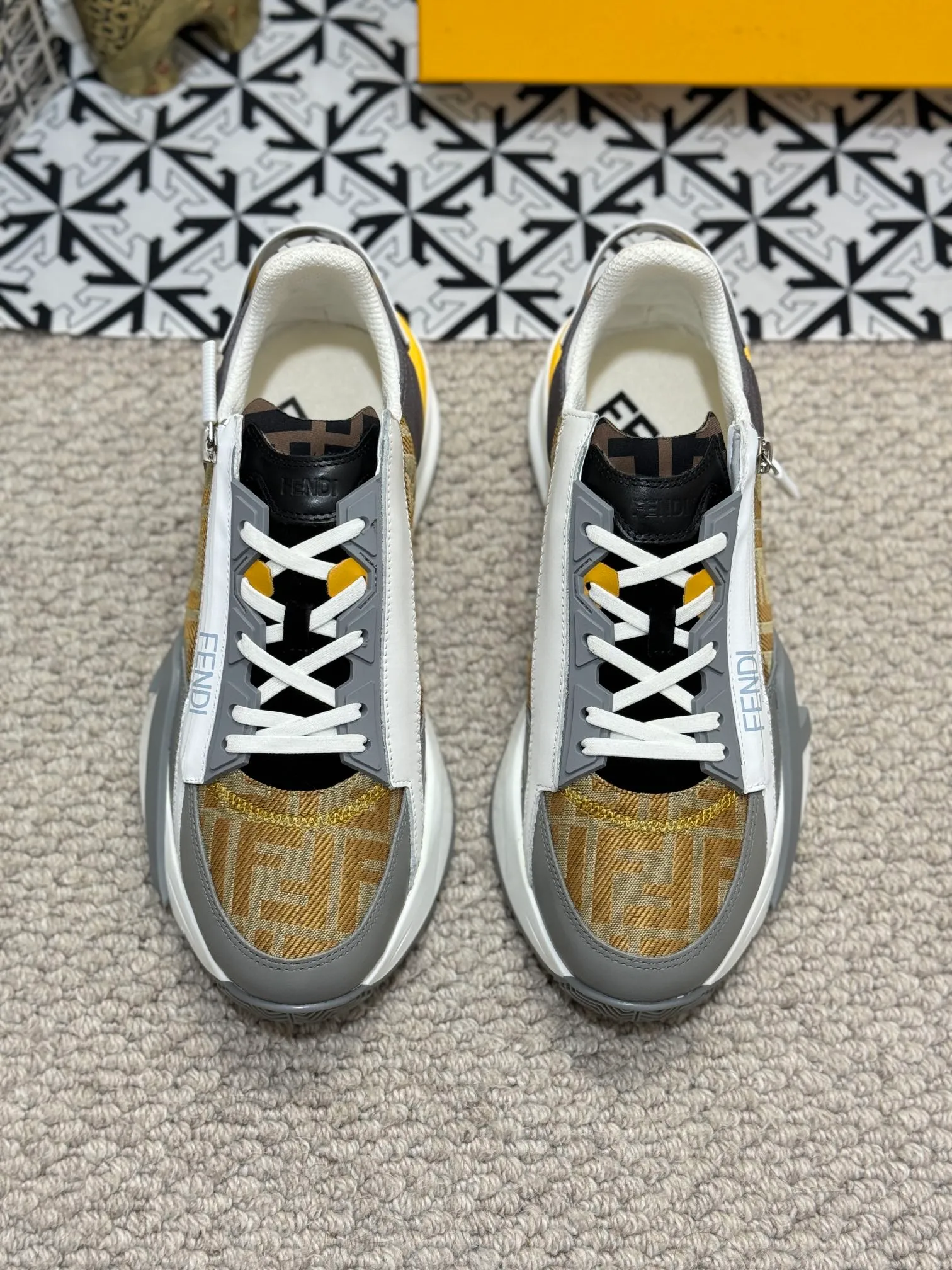 Men's men's shoes 💰520 [New style] 🦥🦥 Original quality - Fendi ◾️▫️F D🆕 Spring and summer new men's slip-on sneakers, with elastic straps, side zippers, and corrugated soles engraved with F. Embossed Fendi Flow lettering on the heel. Mixed material of high-tech fabric and black suede. FF graphic tongue. Ultra-light and wear-resistant EVA sole. Size: 38-44 (45 customized